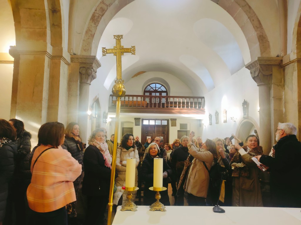 Interior de la Iglesia de San Martín de Orbolies en Argüelles